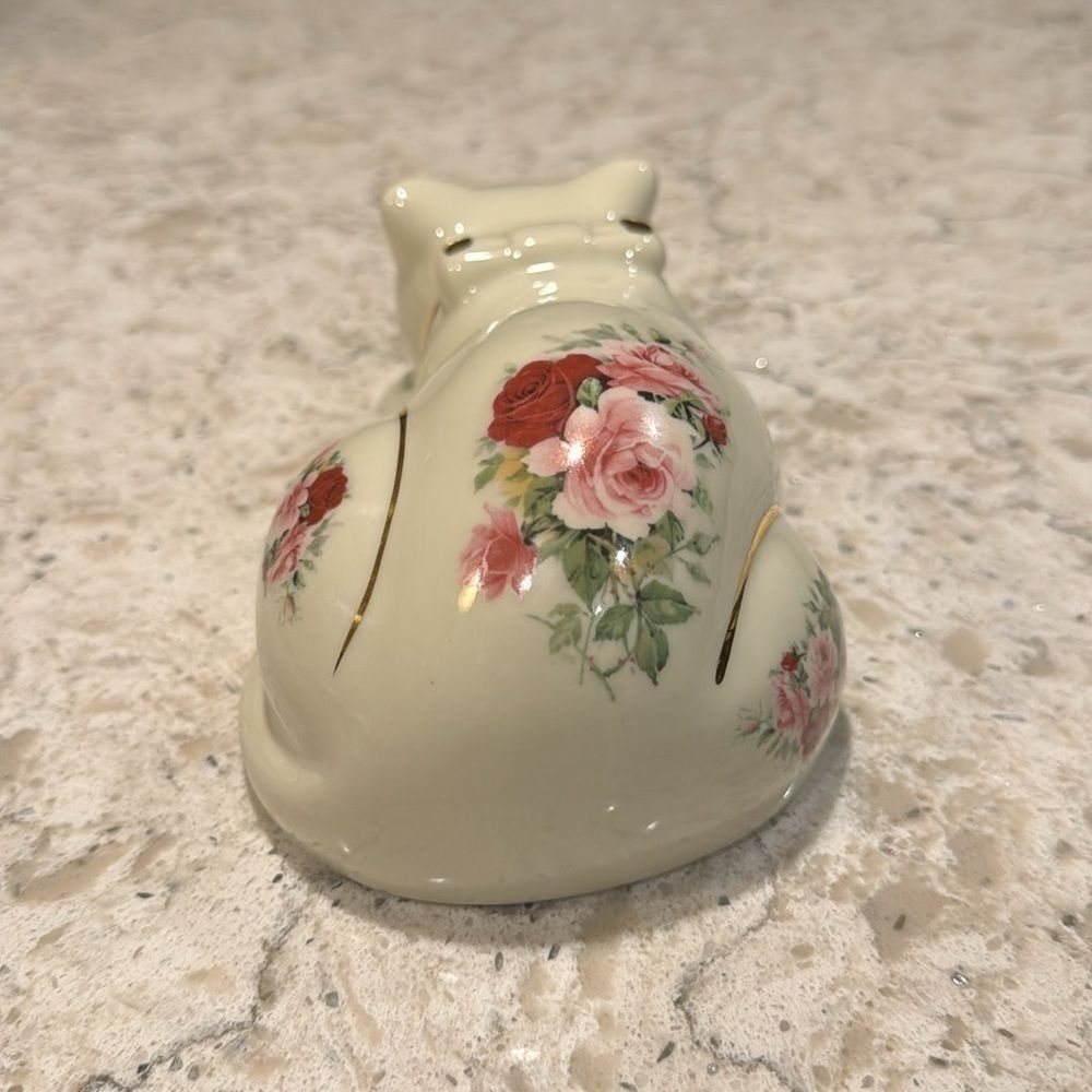 FORMALITIES by BAUM BROS~ECRU WHITE~PORCELAIN~SLEEPY CAT FIGURINE~VERY NICE~BR - Picture 2 of 8